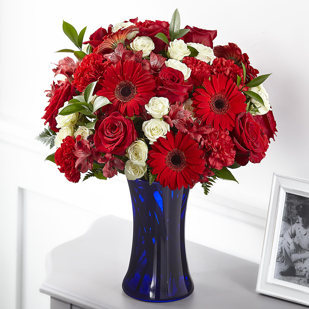 Hearts Embrace Bouquet – WENDT'S POTS AND POSIES, Dunlap IA
