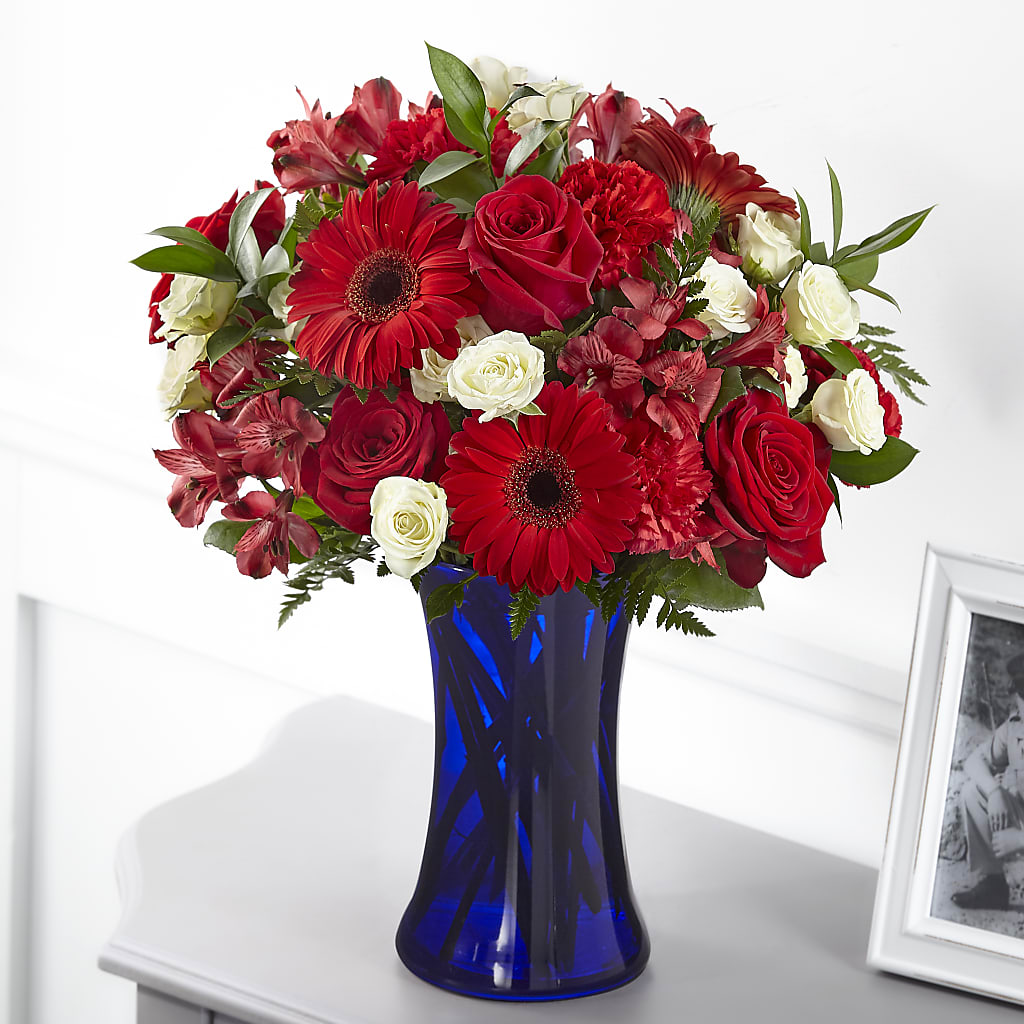 Hearts Embrace Bouquet – WENDT'S POTS AND POSIES, Dunlap IA
