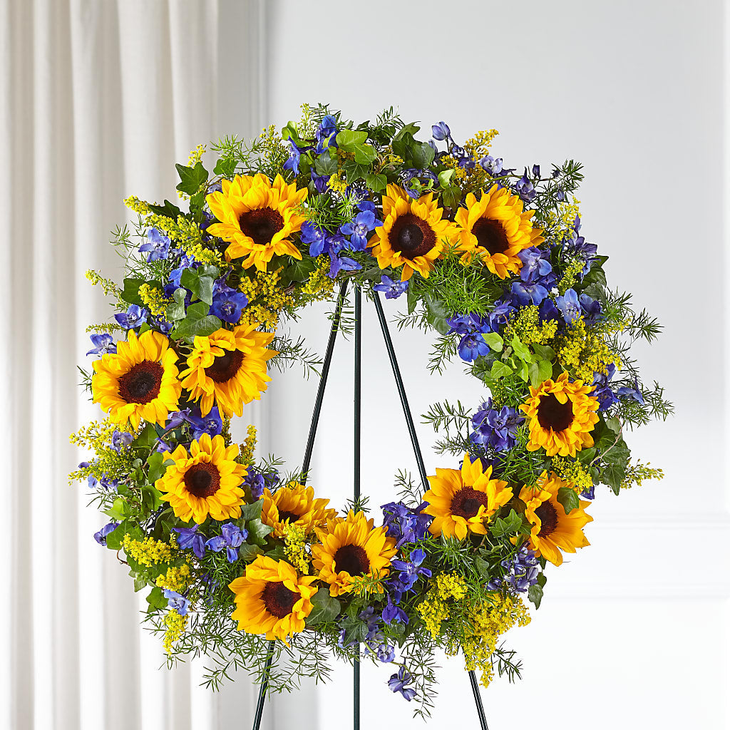 Bright Rays Wreath – WENDT'S POTS AND POSIES, Dunlap IA