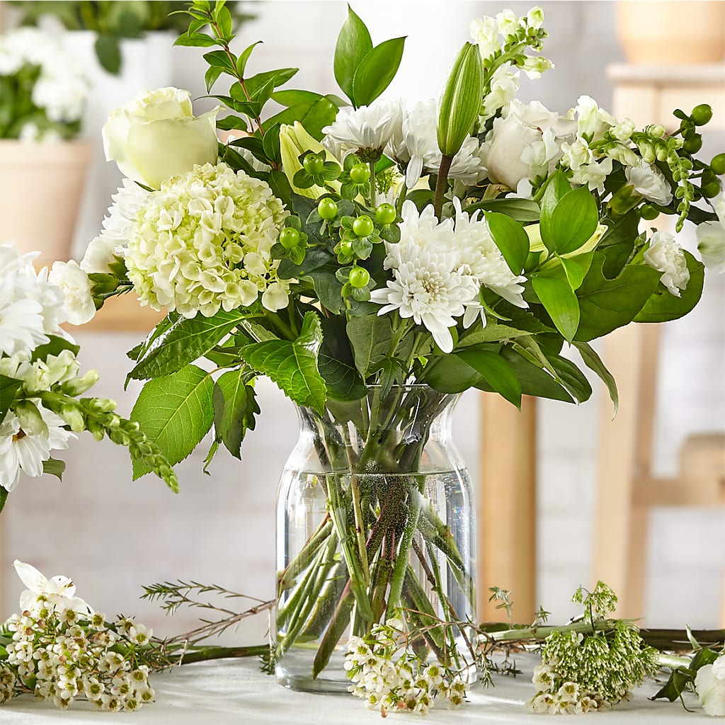 Classic Ivory – A Florist Original – WENDT'S POTS AND POSIES, Dunlap IA