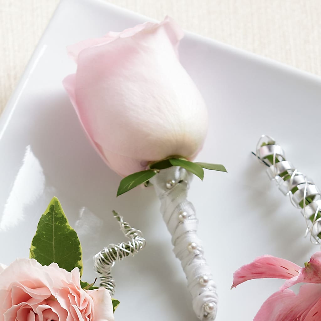 Pink Rose Boutonniere – WENDT'S POTS AND POSIES, Dunlap IA