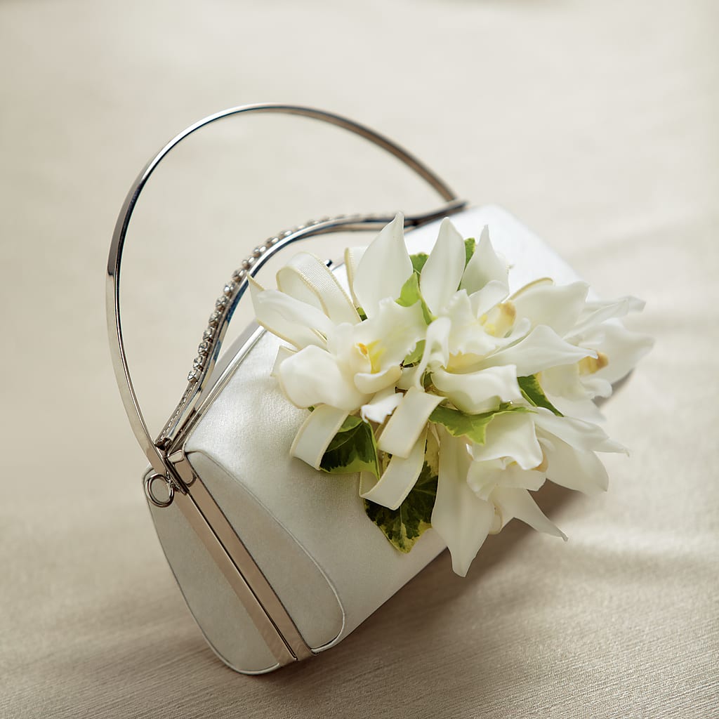 White Purse Decor – WENDT'S POTS AND POSIES, Dunlap IA