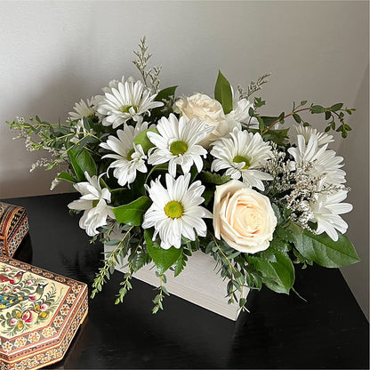Fresh Linen Box Bouquet – WENDT'S POTS AND POSIES, Dunlap IA