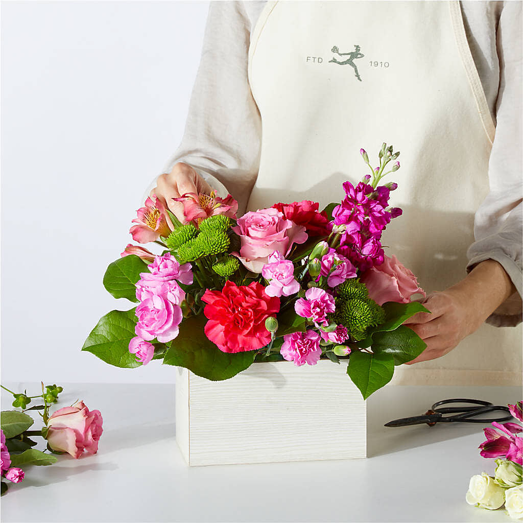 Sweetberry Box – A Florist Original – WENDT'S POTS AND POSIES, Dunlap IA