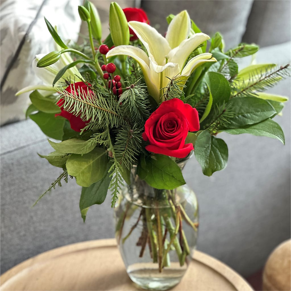 Sparkling Snowflakes Bouquet – WENDT'S POTS AND POSIES, Dunlap IA