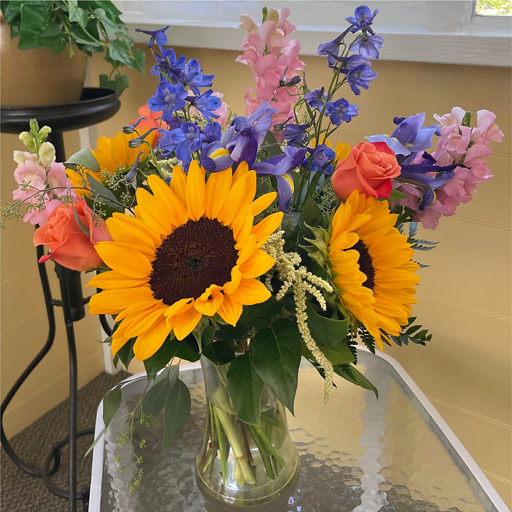 Rays of Life Bouquet – WENDT'S POTS AND POSIES, Dunlap IA