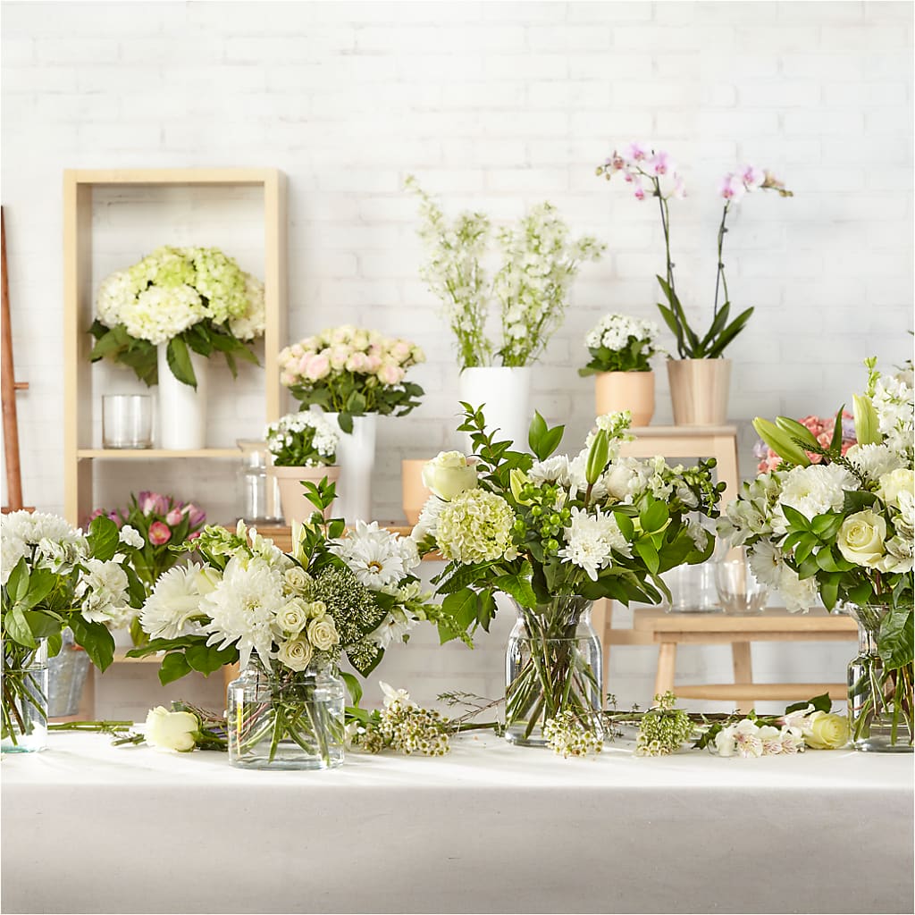 Classic Ivory – A Florist Original – WENDT'S POTS AND POSIES, Dunlap IA