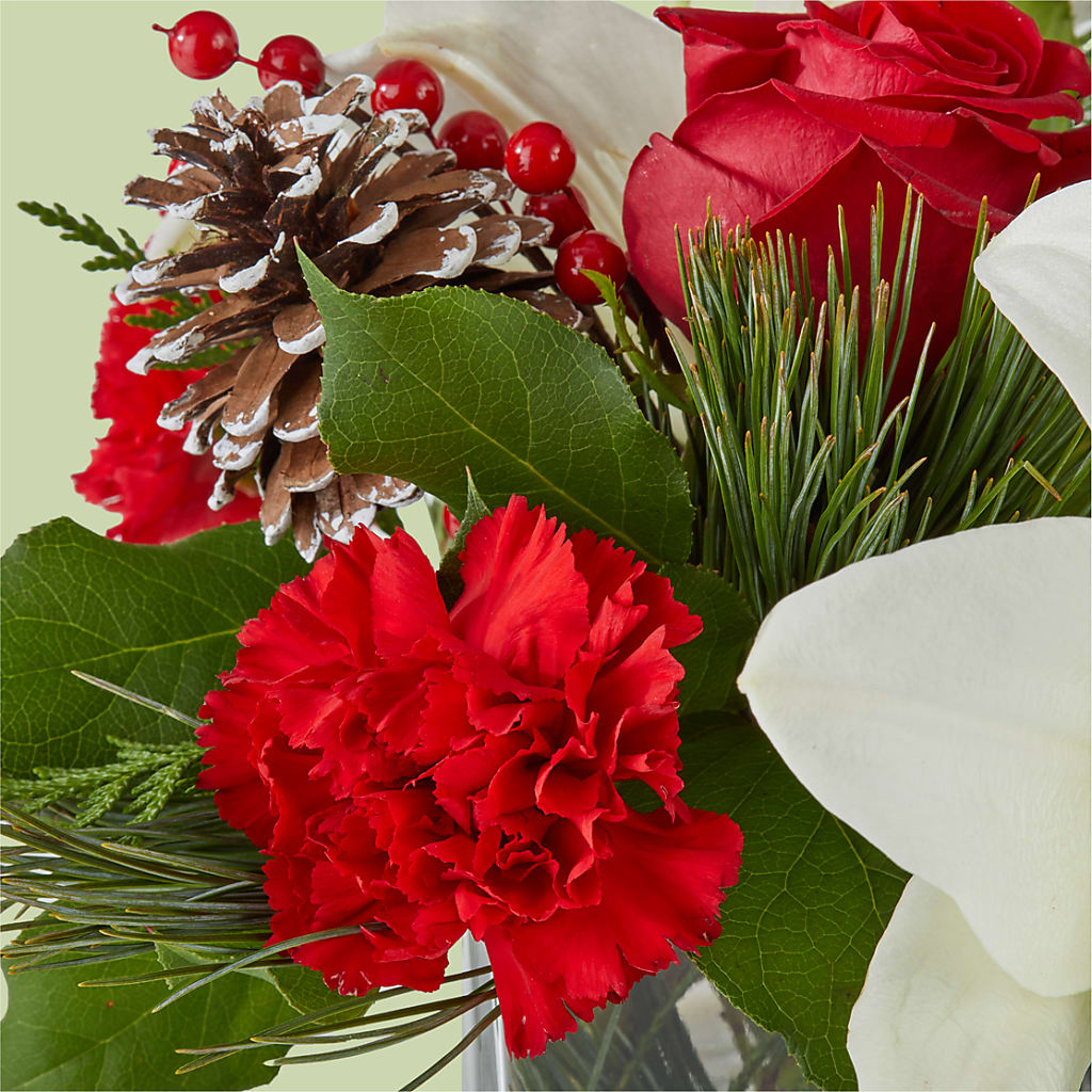 Glistening Icicles Bouquet – WENDT'S POTS AND POSIES, Dunlap IA