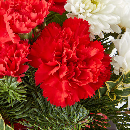 Christmas Market Bouquet – WENDT'S POTS AND POSIES, Dunlap IA