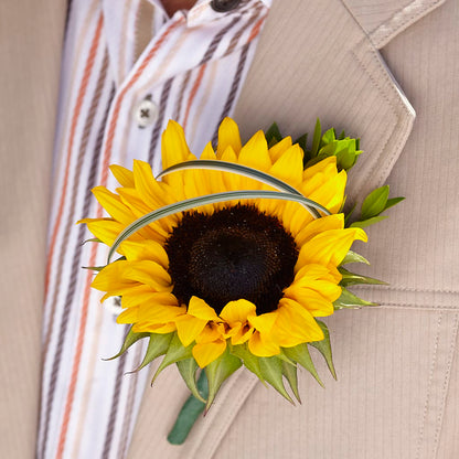 Free Spirit Boutonniere – WENDT'S POTS AND POSIES, Dunlap IA